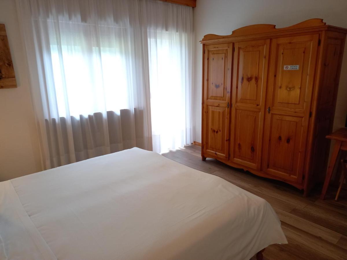 Albergo Scoiattolo ファルカーデ エクステリア 写真