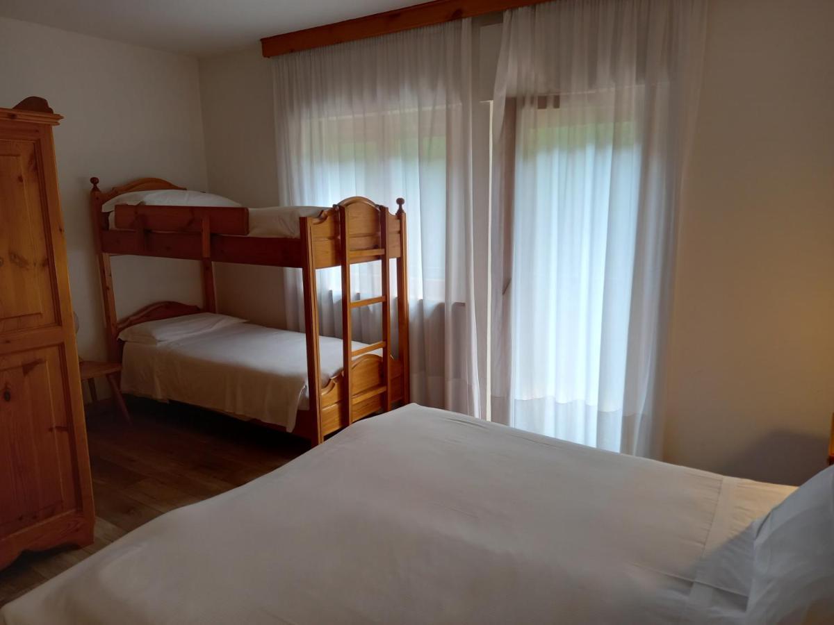 Albergo Scoiattolo ファルカーデ エクステリア 写真