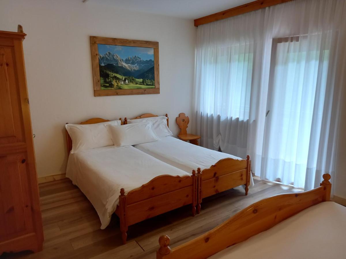 Albergo Scoiattolo ファルカーデ エクステリア 写真