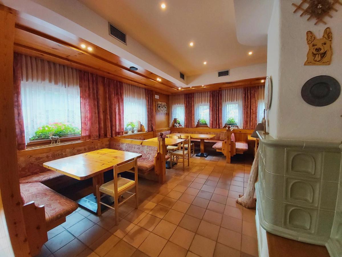 Albergo Scoiattolo ファルカーデ エクステリア 写真