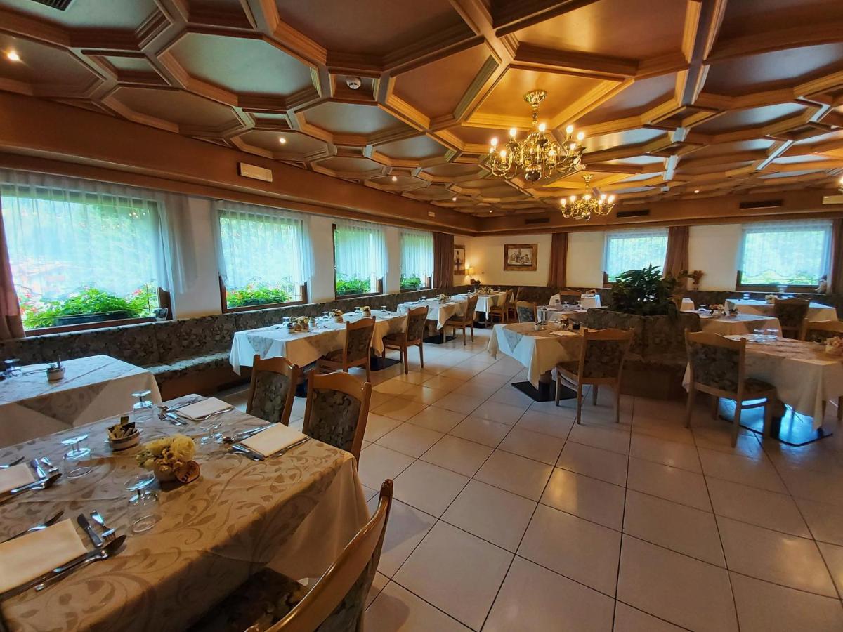 Albergo Scoiattolo ファルカーデ エクステリア 写真