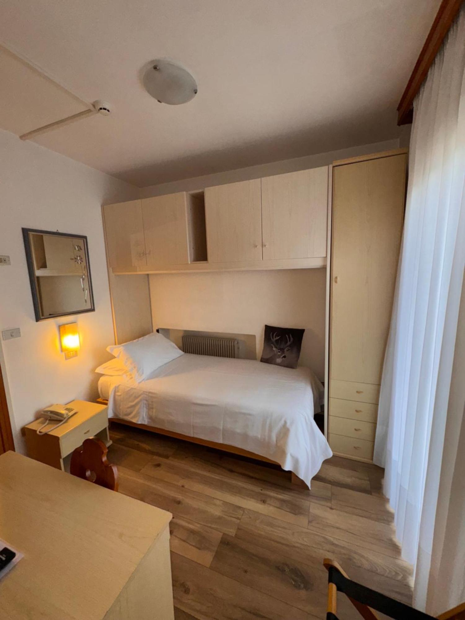 Albergo Scoiattolo ファルカーデ エクステリア 写真